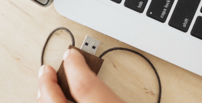USB Key vs. Cloud Storage